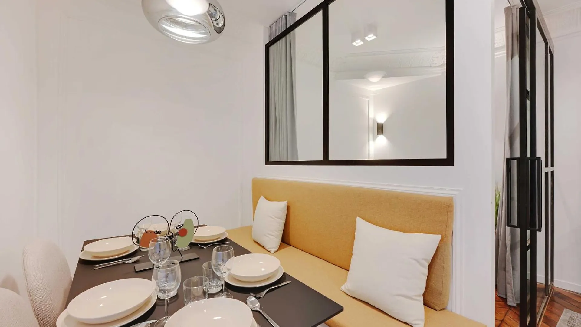 Charming Apartment - 2Br-6P - Gare Saint-Lazare Párizs Franciaország